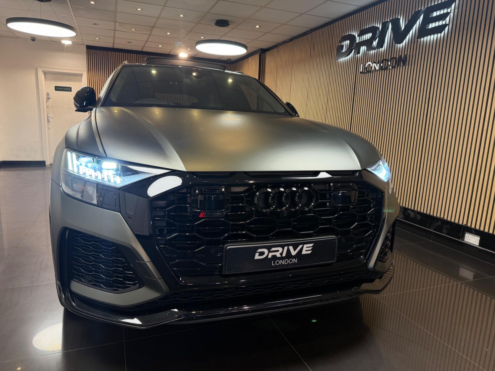 Audi RSQ8
